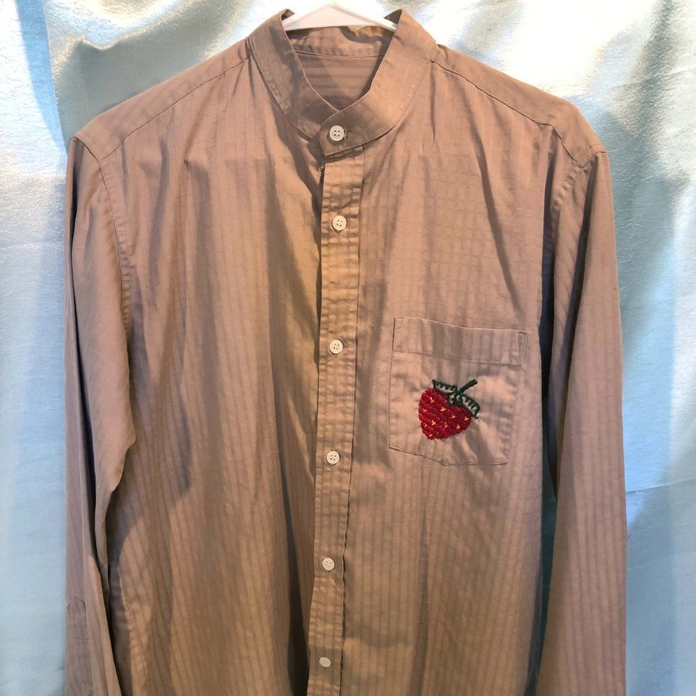 mandarin collar dress shirt with embroidered strawberry